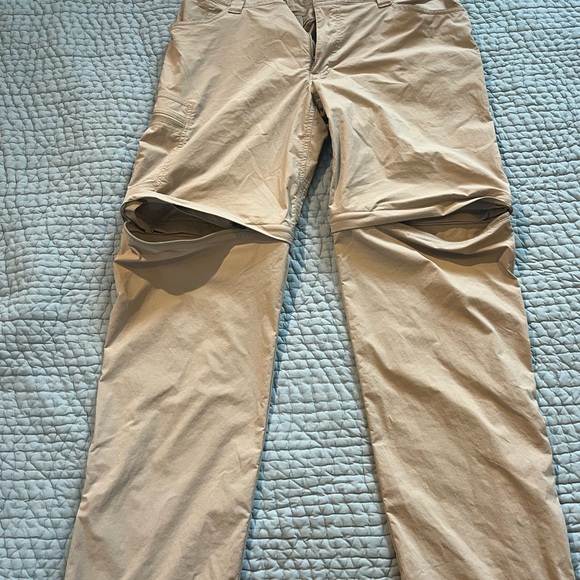 MARMOT - Men’s travel pants- zip off- to shorts. 32”x32”. Excellent condition - Picture 11 of 14